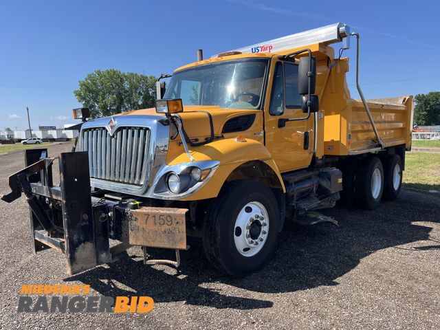 Lot 30-734 - 2010 International 7400 SBA 6X4 with a 7.6L L6 DIESEL engine. Dump Truck