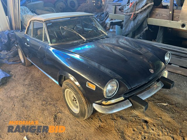Lot 30-2048 - 1974 FIAT Sport Spider Convertible