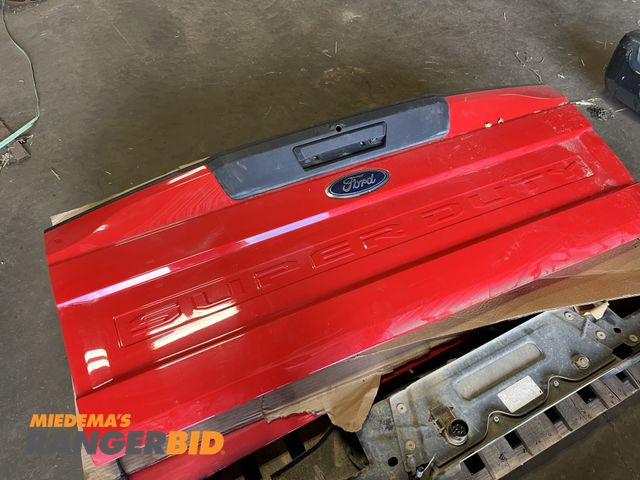 Lot 30-1128 - 2022 Ford F-250 Tailgate, Rear Bumper