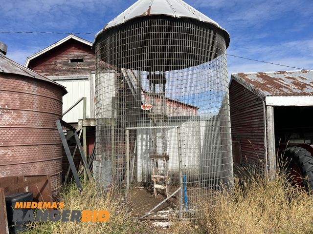 Lot 30-1690 - Behlen 12' Dia x 15' Corn Crib