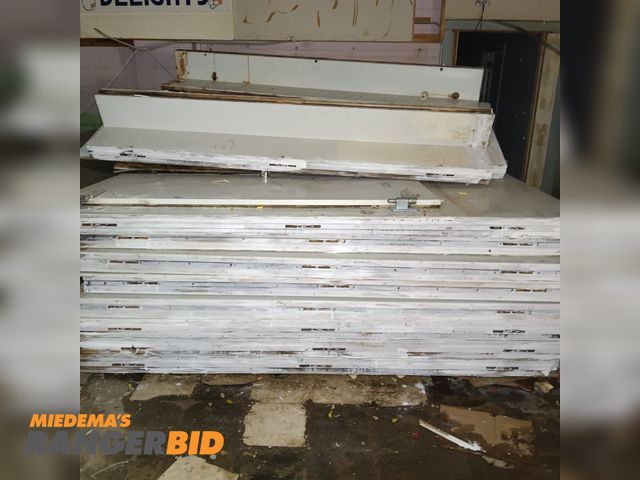 Lot 30-30-1470 - 1 Steel Refrigerated Display Cooler 2 Walk in cooler/freezer . 
Tall wall
Can make 1  15'  by 8'x 10...