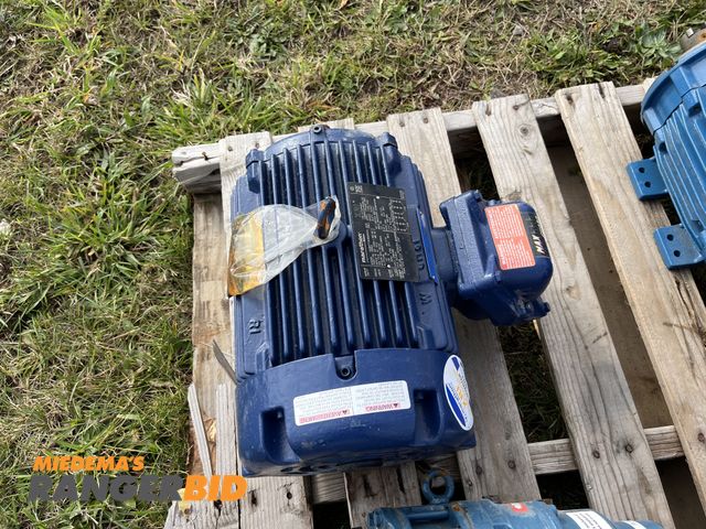 Lot 30-1130 - Marathon XR1 5HP Electric Motor