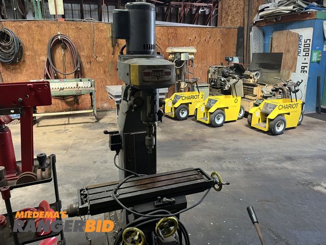Lot 30-1013 - Delta / Rockwell Milling Machine