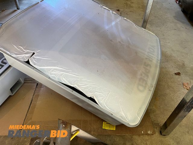 Lot 30-3048 - (2) Elan City Solar "Your Speed" Kit