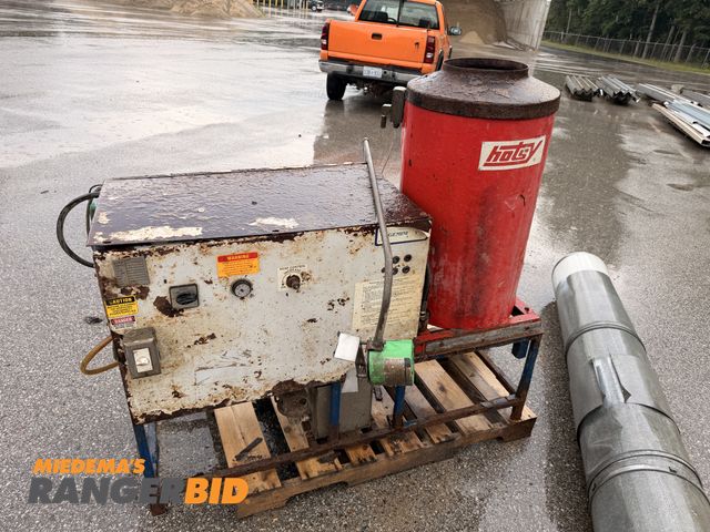 Lot 30-3382 - Hotsy Heated Pressure Washer 440000 BTU Natural Gas