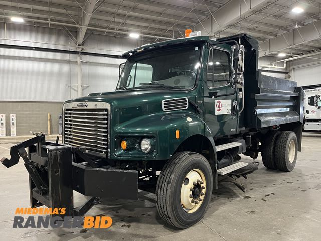 Lot 30-4956 - 2007 Freightliner M2 4x2 Dump Truck