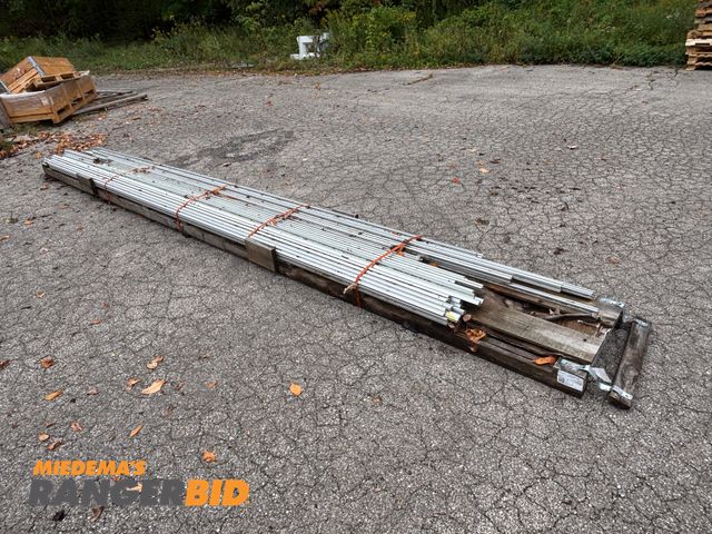 Lot 30-47 - LOT OF Aluminum Extrusion / Strut.  Various lengths and brands.  Combination of 80/20, Rexroth, Flex...