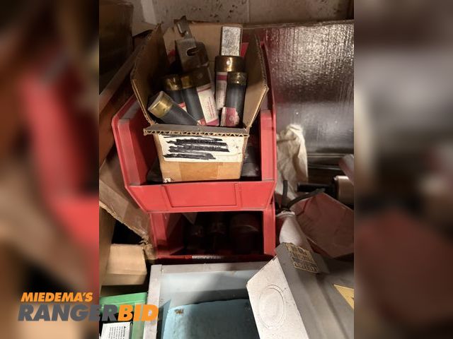 Lot 30-10985 - Lot of fuses, electrical disconnects, meter socket

Pickup by appointment only, buyer to call to arr...