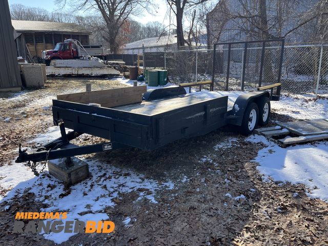 Lot 30-4545 - 2008 C &amp; H Quality Trailers 18' Flatbed Landscape Trailer