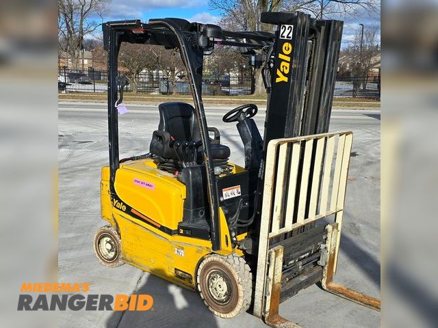 Lot 30-161 - 2015 Yale 3,000lbs Capacity Pneumatic Electric Forklift - See Video for Operation