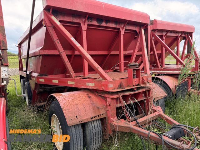 Lot 30-3944 - 1995 Yale V bottom Pull Type Tri-Axle Gravel Trailer Pup Bottom Dump / Belly Dump / V-Ditcher