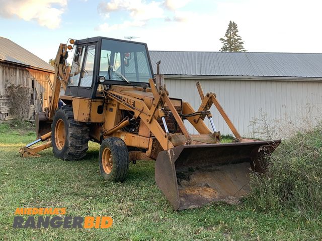 Lot 30-56982 - 1980 Case 580C Backhoe Loader shuttle transmission, enclosed cab, orops, runs and operates without a...