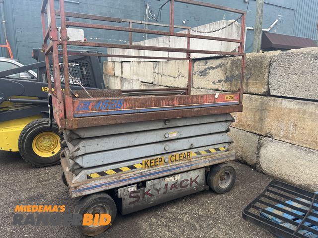 Lot 30-11097 - Skyjack 4626 Scissor Lift Skyjack scissor lift 26 ft high 
Dive front and reverse do not lift for re...