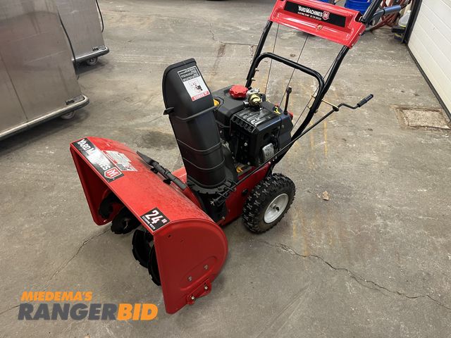 Lot 30-4928 - Yard Machines 24" 2-Stage Self-Propelled Snow Blower Walk-Behind Snow Blower
