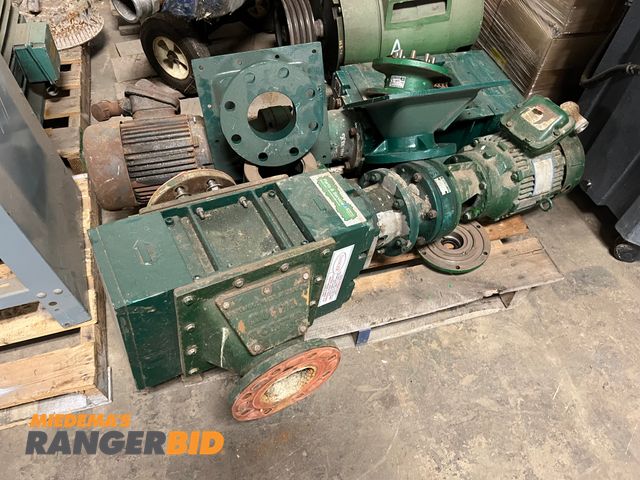 Lot 30-360 - JWC Muffin Monster Grinder System Comes with the parts on this pallet, worked when taken out of serv...