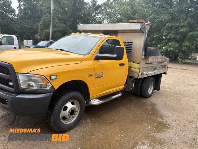Lot 30-10551 - 2014 Ram Ram 3500 Regular Cab Dump Bed Pickup Truck 4x4 Runs and drives 4x4 Dump bed

Runs requires ...