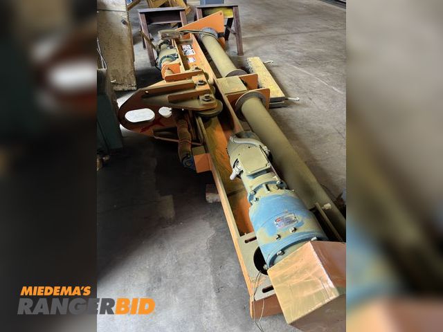 Lot 30-10473 - ITNAC Corporation FRL 75T10 7 1/2 Rotator used for rolling Tooling or Beams