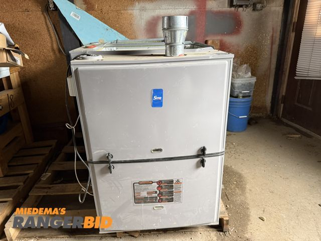 Lot 30-5701 - (1) 2023 Rheem/Sure, model S801T1255A24UHSNAS, 125,000 BTU/HR natural gas updraft furnace, S/N W1023...