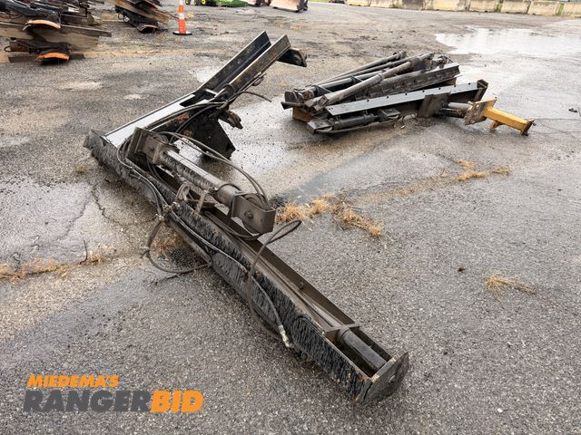 Lot 30-3274 - Champion Grader Wing with mount.