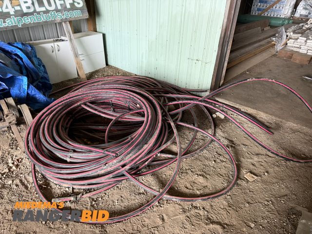 Lot 30-5743 - Large lot (approx. 250') of 1/0AWG FS AL1/C25KV 100%, 260 mil insulated, 10 x #4 primary cable.