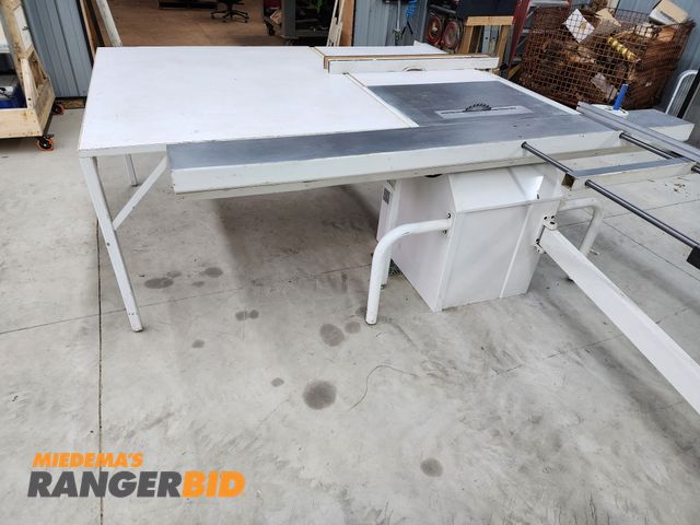 Lot 30-10805 - SCM Mini Max Sliding Table Saw Single Phase 3 hp 220 vac single phase. 10" blade also has a scoring ...
