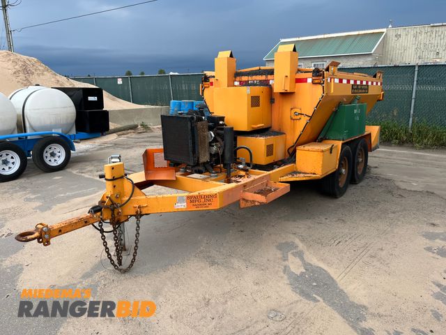 Lot 30-3469 - Spaulding MFG 4TDA 4 Ton Hot Patch Box •	This is not a titled item, sells as equipment.
•	Municipality owned, regularly serviced,...