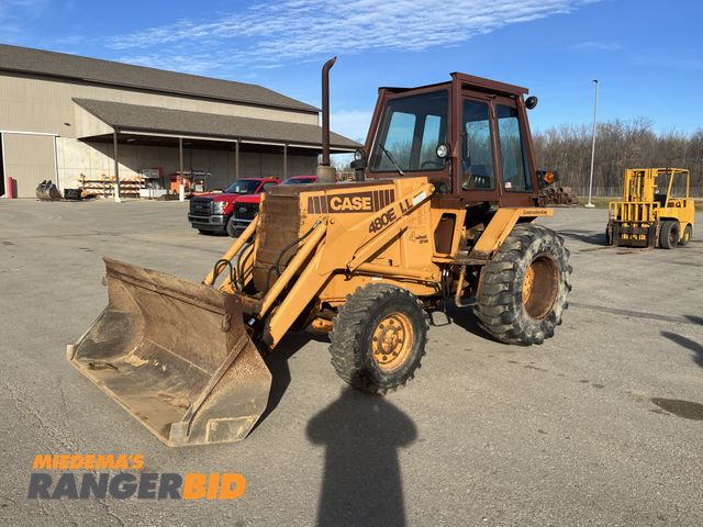 Lot 30-4901 - Case 480 E LL Loader