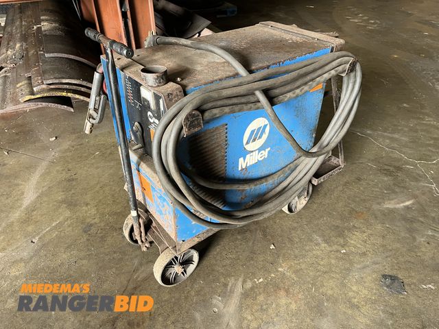 Lot 30-4823 - Miller CP-300 Electric Powered Three Phase Welder