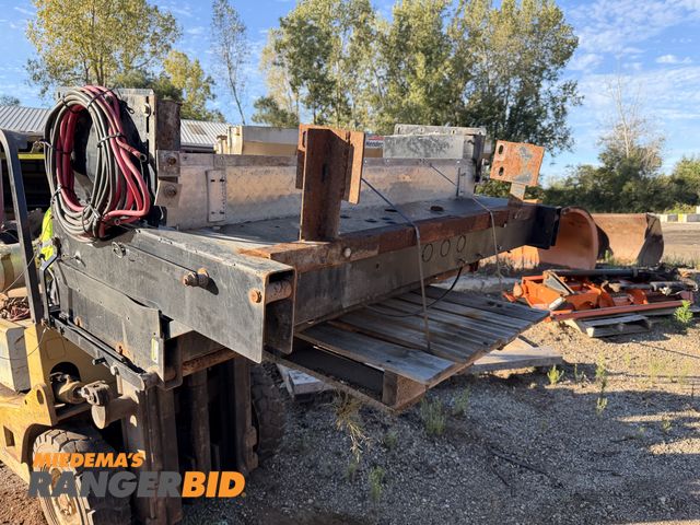 Lot 30-3632 - LiftDogg Lift Gate