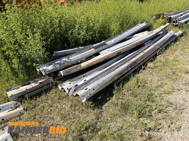 Lot 30-3982 - (10) 12' Guard Rail Sections.