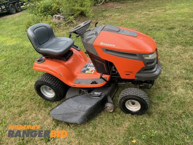 Lot 30-11532 - Husqvarna YTH20K46 Riding Lawn Mower