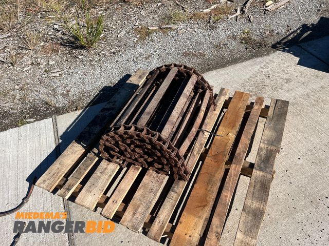 Lot 30-3730 - (2) Salt Box Chains there are 2 different sizes in this lot.