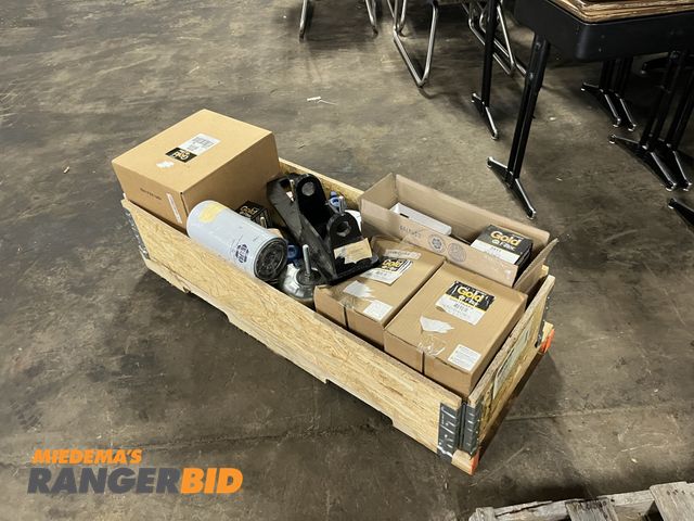 Lot 30-5091 - Pallet of New truck parts and filters