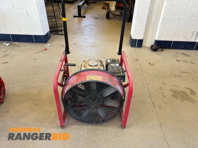 Lot 30-480 - Super Vac 718G4-H Ventilator Portable Gas Powered Recoil Start