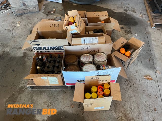 Lot 30-2906 - Pallet of Aerosol Spray Paint, Bug spray, Auto cleaner sprays, cans of Paint, and more.