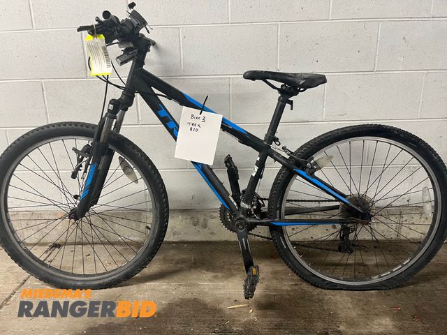 Lot 30-10265 - Trek 820 Bicycle / Mountain bike