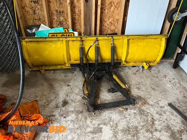 Lot 30-624 - Meyer Diamond 7'6" Plow with mount. Municipality owned. Worked when taken out of service. Sells as i...