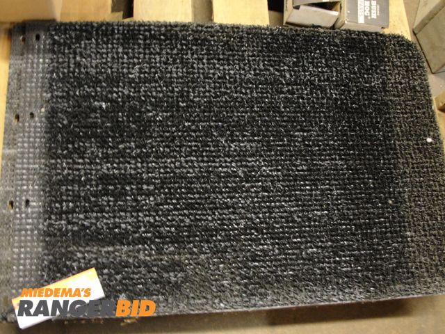 Lot 30-4871 - 2 New Hairy mud flaps 35" x 23"