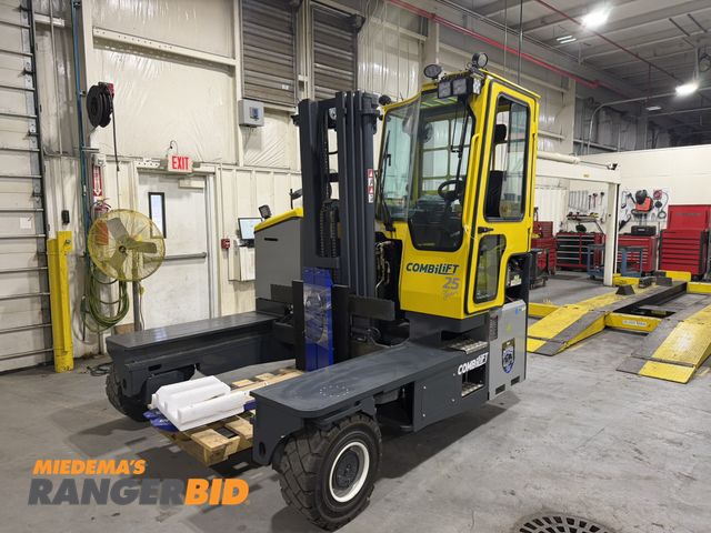 Lot 30-5050 - 2023 CombiLift C100000 XLE  Forklift Electric Multi-Directional Forklift, 3 in 1 – Counterbalance, S...