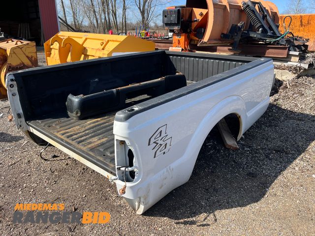 Lot 30-10321 - 2014 Ford F-250 Box / Bed  8' Missing tail lights. Is dated 09-14