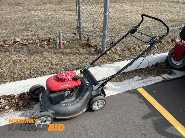 Lot 30-4431 - Honda Harmony HRT 216 Push Mower