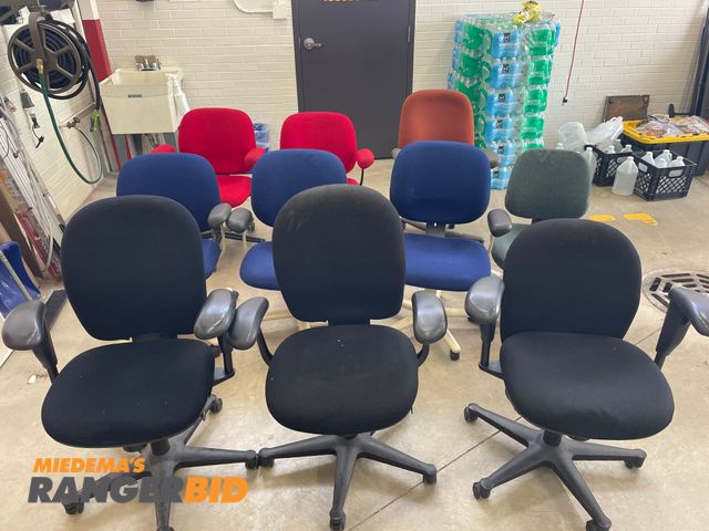 Lot 30-1502 - Lot of (10) Office Chairs