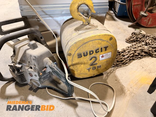 Lot 30-3156 - Window air conditioner, chainsaw, Budgit 2 ton chain fall hoist
