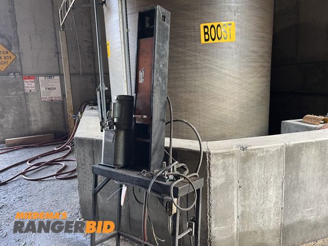 Lot 30-2330 - CircuitPak Oil Filter Crusher Single Phase