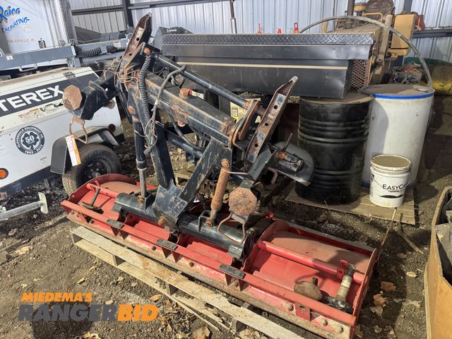 Lot 30-1305 - (1) Western Pro Plus Ultra Finish 7.5’ snowplow blade with controller, ultra mount style, no truck h...