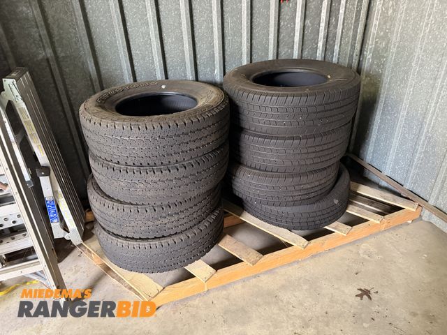 Lot 30-3262 - Lot of (8) Tires LT245/75R17