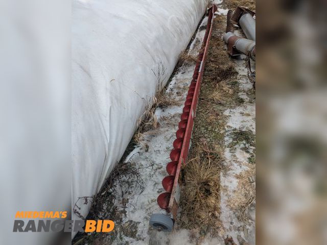 Lot 30-5139 - 23' 8"inch grain bin sweep auger nice