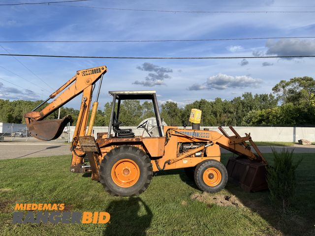 Lot 30-10827 - Case 580C Backhoe Loader Case 580C Backhoe, complete rebuild on the motor, new injectors, rebuilt he...
