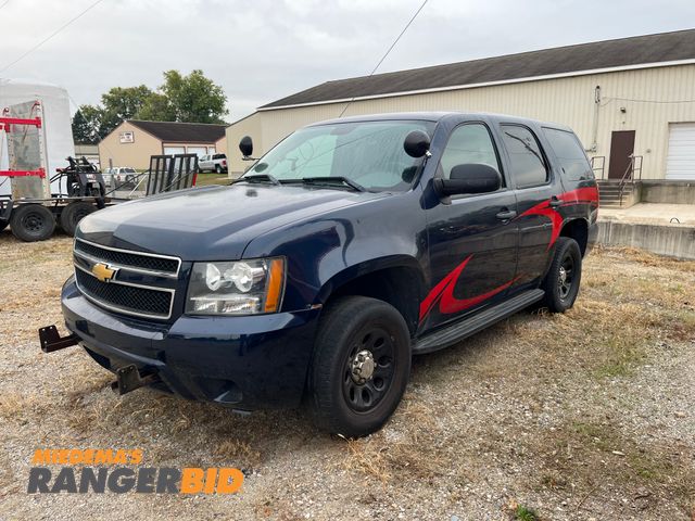 Lot 30-2948 - 2012 Chevrolet Tahoe with a 5.3L V8 OHV 16V FFV engine. Police RWD
