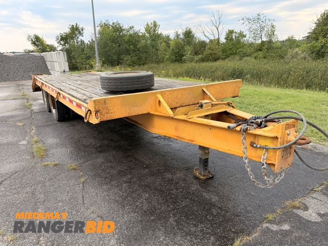Lot 30-4089 - 1988 Trail King Equipment Trailer Flat Bed Trailer